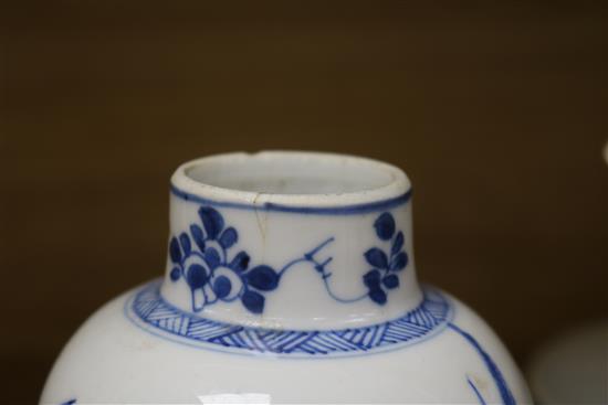 Four Chinese Kangxi period blue and white vessels Tallest measures 17cm